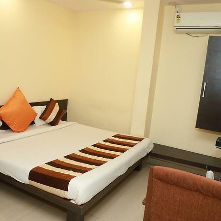 Hotel Suryodaya Ujjain Extérieur photo