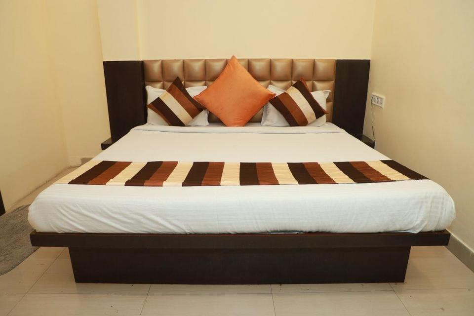 Hotel Suryodaya Ujjain Extérieur photo