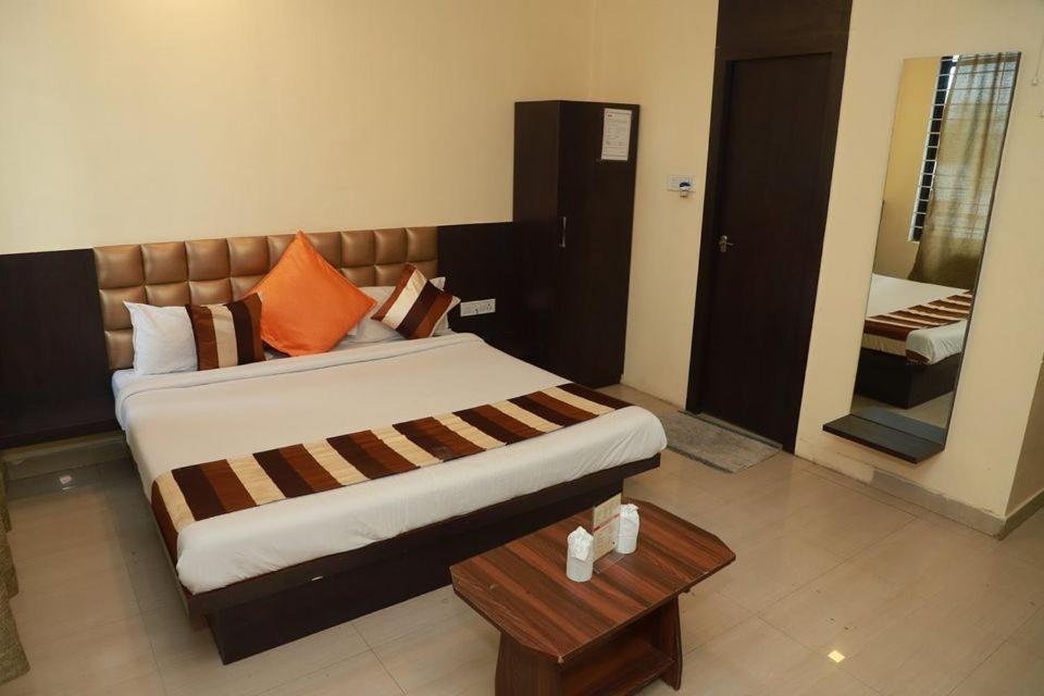 Hotel Suryodaya Ujjain Extérieur photo
