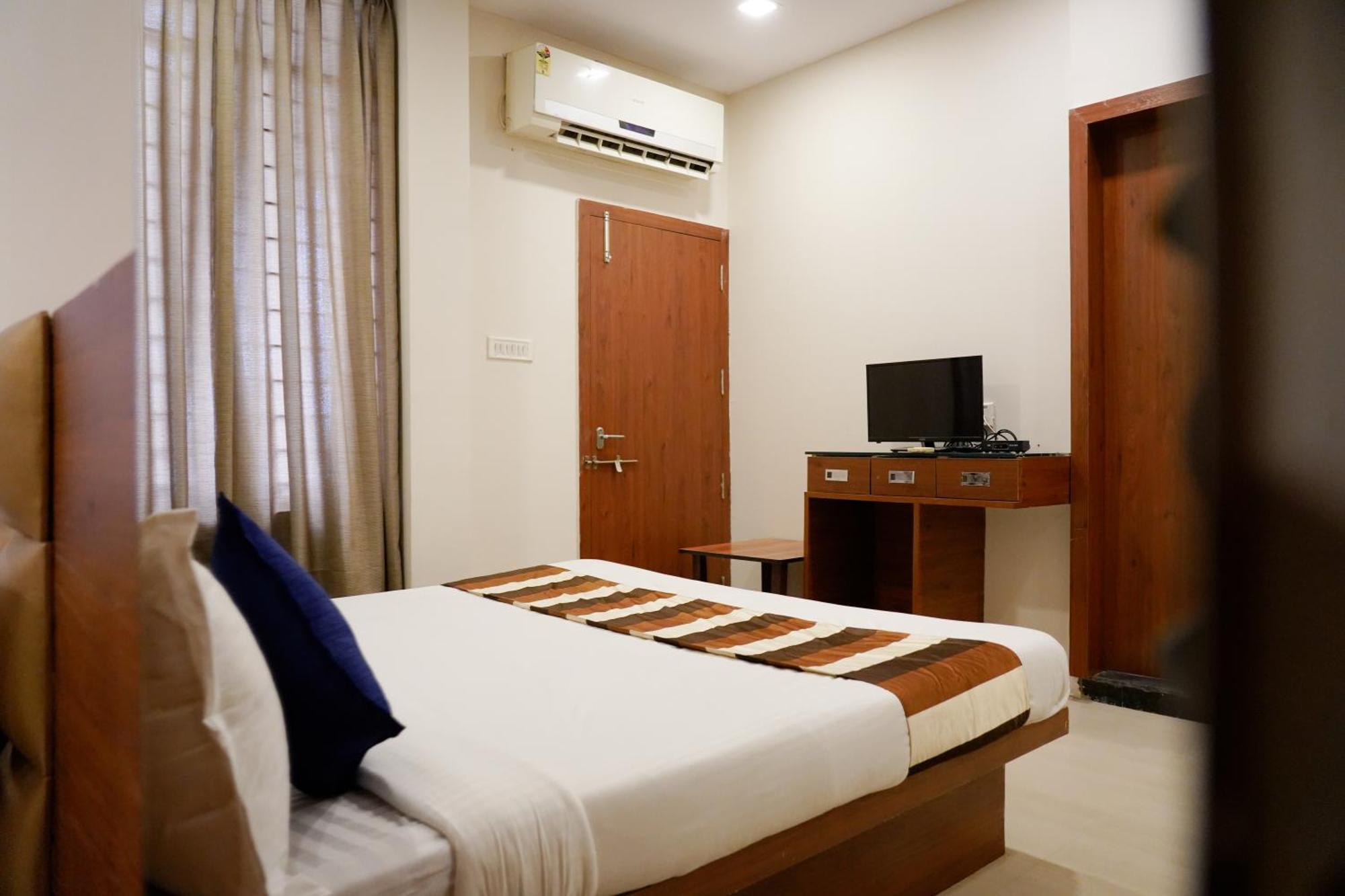 Hotel Suryodaya Ujjain Extérieur photo