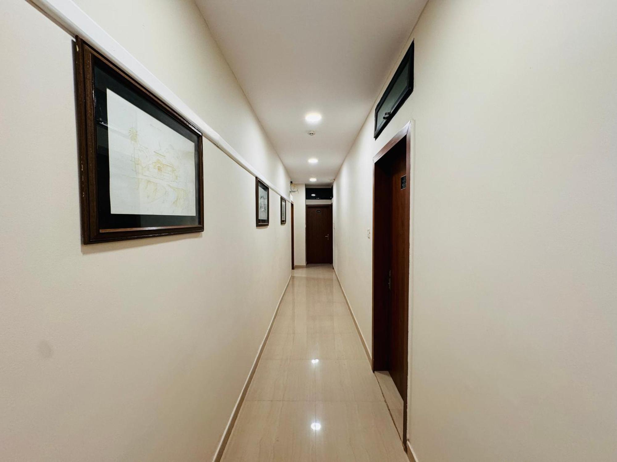 Hotel Suryodaya Ujjain Extérieur photo