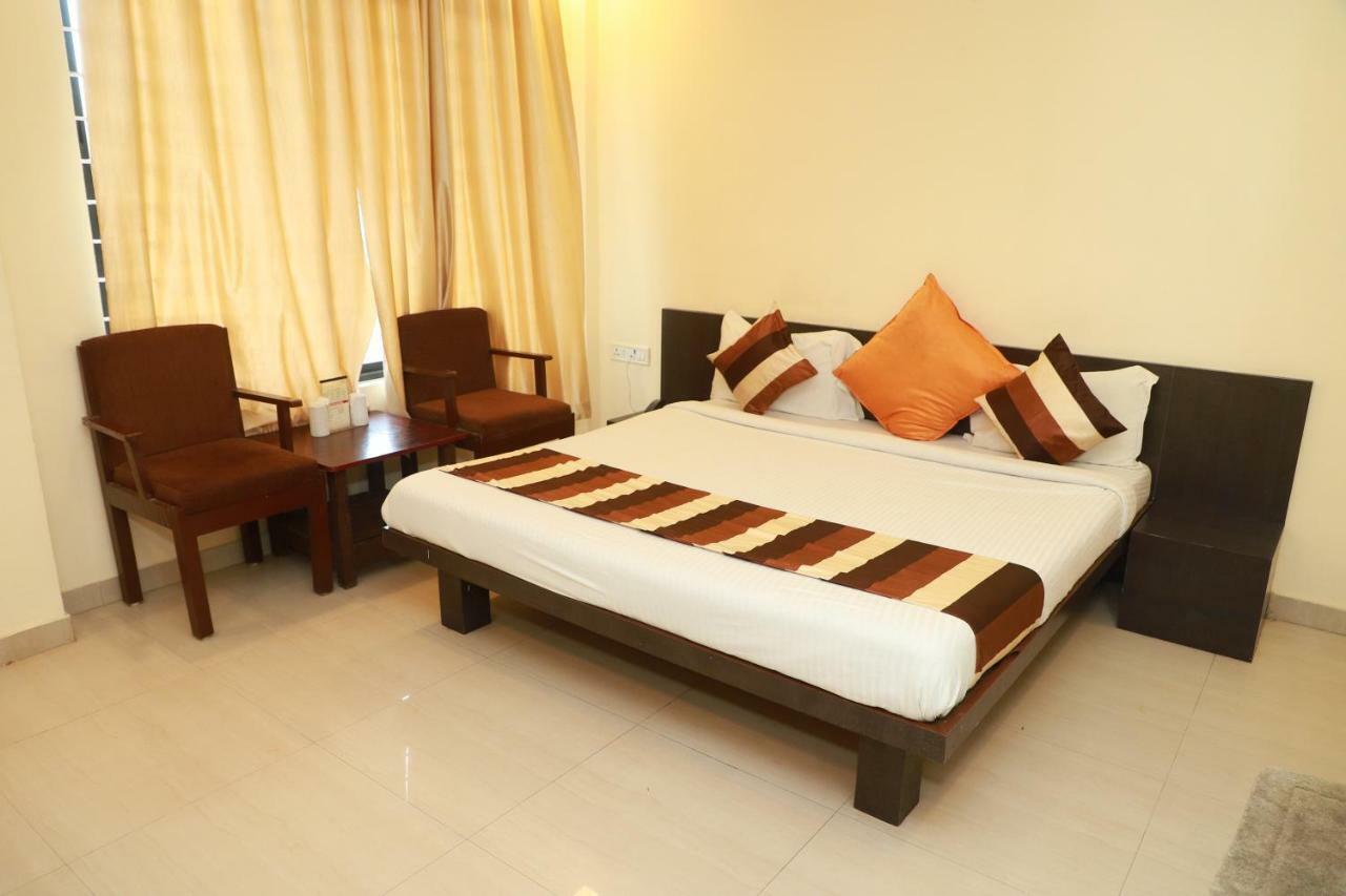 Hotel Suryodaya Ujjain Extérieur photo