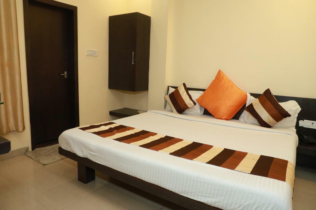 Hotel Suryodaya Ujjain Extérieur photo