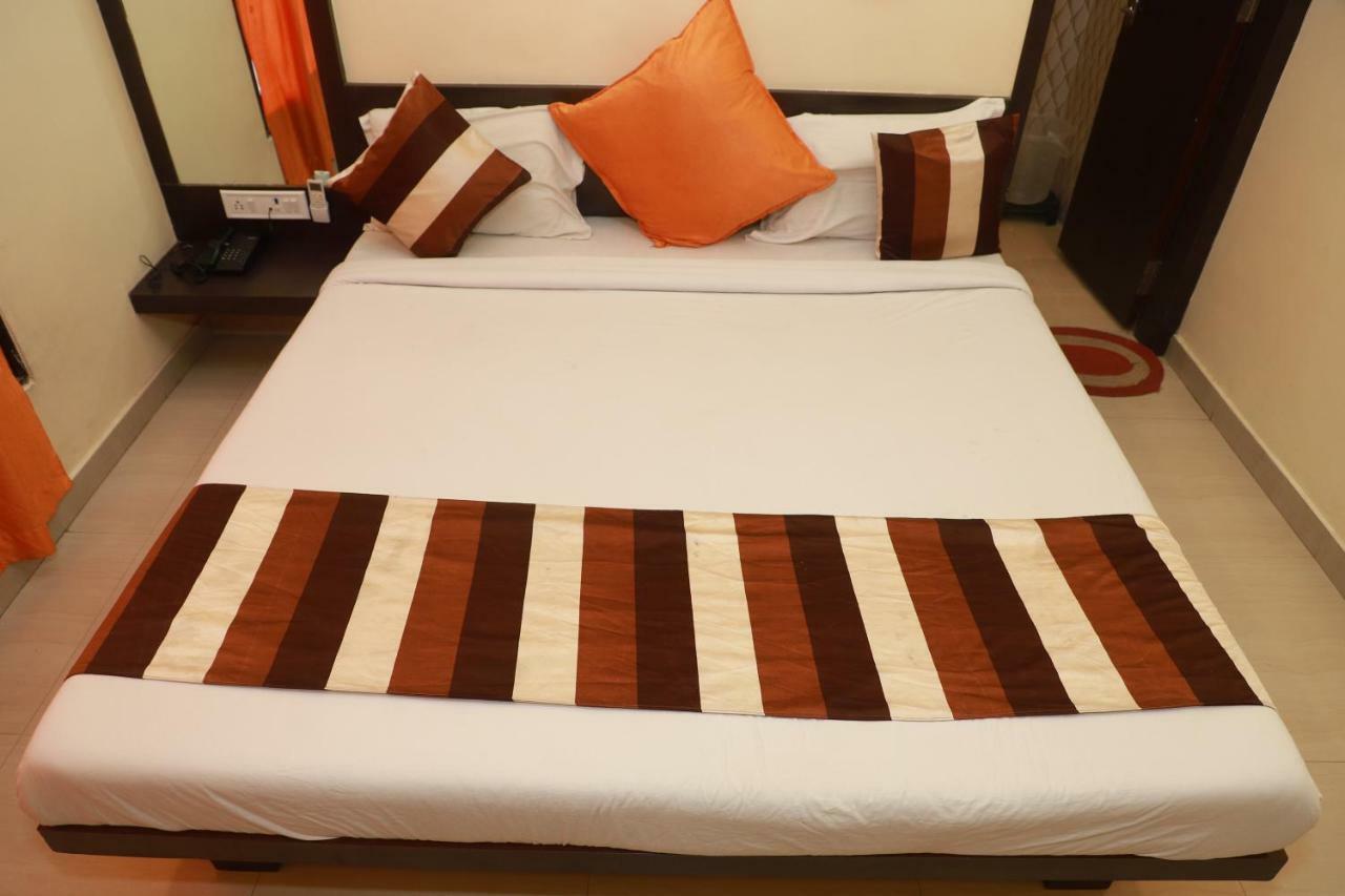 Hotel Suryodaya Ujjain Extérieur photo