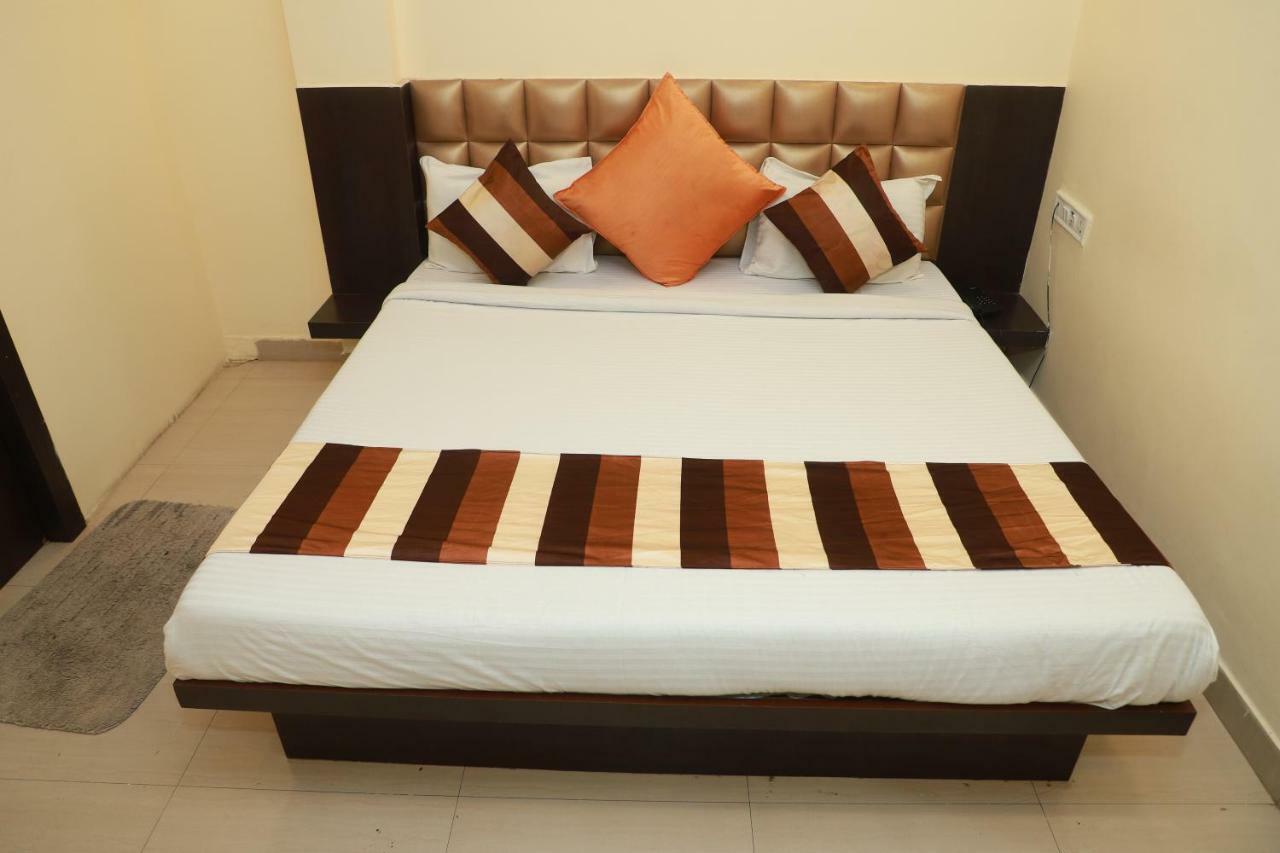 Hotel Suryodaya Ujjain Extérieur photo